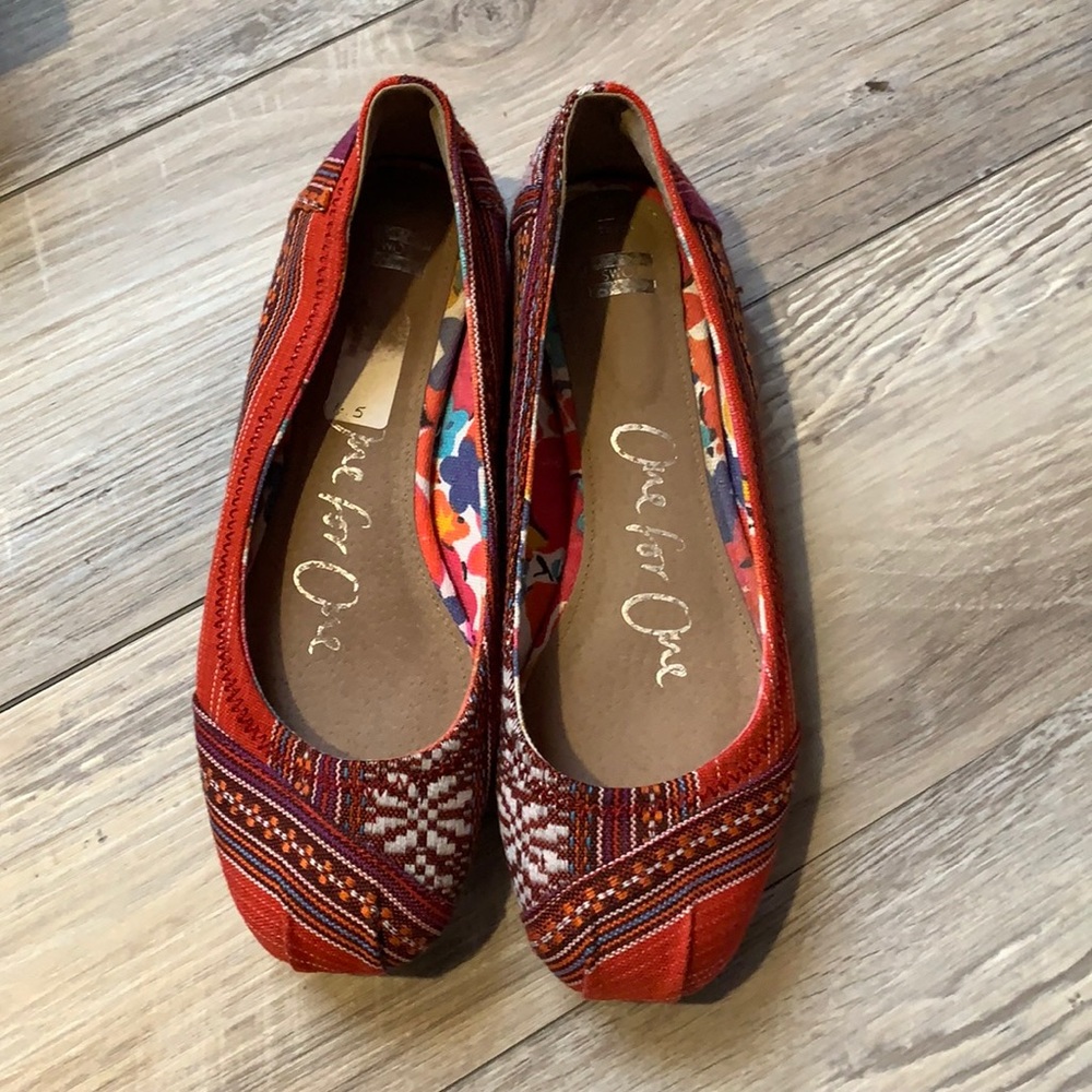 Toms Ballerina Flat. Size 6.5